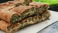 Jangan langsung terbang saat dipuji spesial. Karena yang spesial hanya martabak. Memangnya kamu martabak? Foto: Istimewa