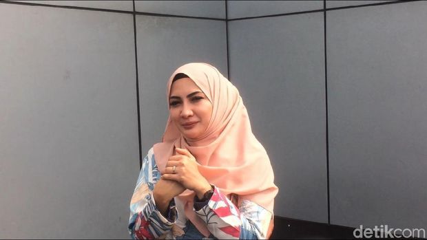 Seperti Roger Danuarta, 7 Artis Indonesia Ini Juga Jadi Mualaf 