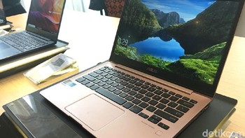 Dari sisi tampilannnya, dua varian ini sama-sama mengusung bentang layar 13,3 inch dengan panel layarnya yang memiliki resolusi Full HD 1920 x 1080.  Foto: detikINET/Agus Tri Haryanto