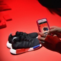 InfluencerDB, sebuah perusahaan yang bergerak di pemasaran media sosial, merilis daftar brand dengan performa terbaik di Instagram. Tolak ukurnya, jumlah likes pada unggahan yang menyebutkan nama brand dalam lima bulan pertama 2018.  Juga menjadi indikator, total Earned Media Value (EMV), yakni jargon pemasaran seperti promosi dari influencer dan pemberitaan media. (Foto: Bryan Bedder/Getty Images for adidas)