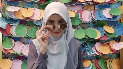 Gaya Liburan Inneke di Malaysia, Singapura hingga California