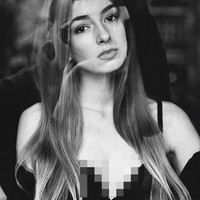 Tak hanya populer di aplikasi kencan, model yang tinggal di London ini pun cukup terkenal di Instagram. Ia memiliki 40 ribu lebih pengikut di akun Instagramnya. Foto: Instagram