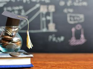 Belasan Ortu Siswa Pakai Pengacara untuk Atasi Tabungan Mandek