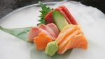 Fusion Sushi di Sini Dibuat dan Disajikan oleh  Para Ninja