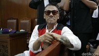 Setelah sempat ditunda, Tio diputus rehabilitasi sembilan bulan oleh majelis hakim. Foto: Pool/Palevi S/detikHOT.
