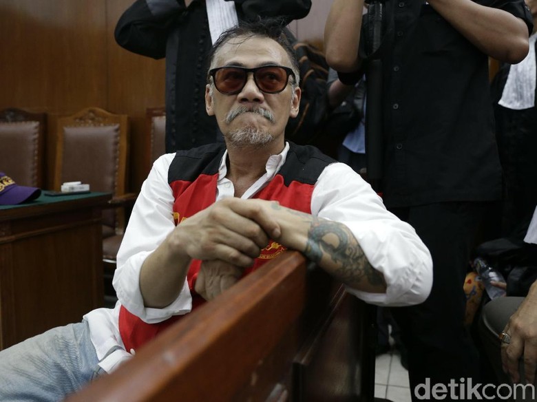 Divonis 9 Bulan Rehabilitasi, Tio Pakusadewo: Allahu Akbar Terima Kasih! Divonis 9 Bulan Rehabilitasi, Tio Pakusadewo: Allahu Akbar Terima Kasih!
