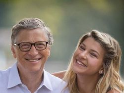 Membandingkan Kehidupan Dua Manusia Terkaya Sejagat