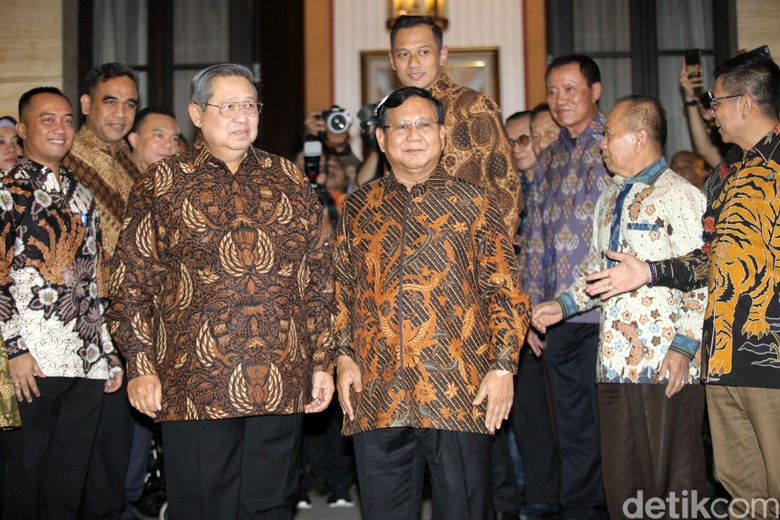 Begini Suasana Pertemuan 4 Mata Prabowo-SBY Lalu Disusul AHY Begini Suasana Pertemuan 4 Mata Prabowo-SBY Lalu Disusul AHY