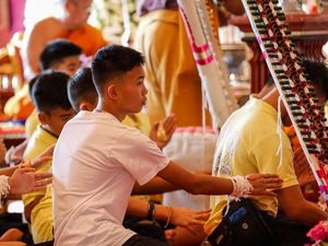 Para Remaja Thailand Menjadi Biksu Usai Diselamatkan dari Gua