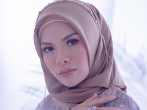 Nikita Mirzani Pingsan Lagi Usai Dinyanyikan, Tanda Benar Hamil?