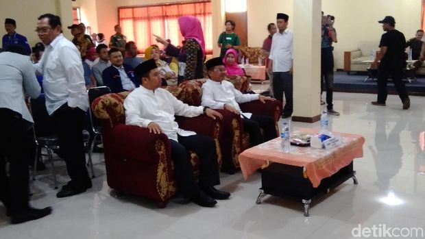 Pasangan Arief-Sachrudin menghadiri rapat Pleno KPU Tangerang terkait hasil Pilwalkot Tangerang