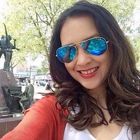 Ira Wibowo juga memiliki wajah blasteran yang bisa terlihat dengan jelas. Dalam dirinya mengalir darah keturunan Jerman dari sang ibu. Sedangkan ayahnya merupakan orang Jawa. Foto: instagram