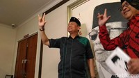 Please call me cebong he he he, kata Kapitra saat bertemu dengan Sekjen PDIP Hasto Kristiyanto di Kantor DPP PDIP, Jl Diponegoro, Jakarta Pusat, Selasa (24/7/2018).