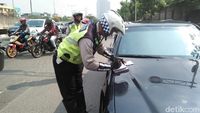 Ilustrasi Tilang mobil