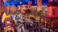 Selain Warner Bros World Abu Dhabi, ada beberapa taman rekreasi yang dibuka dengan anggaran besar selama dekade terakhir. Taman rekreasi itu yakni Legoland Dubai, IMG Worlds of Adventure dan Motiongate Dubai namun jumlah kunjungannya tak terlalu tinggi (Warner Bros World Abu Dhabi/CNN Travel)