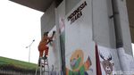 Mural Asian Games Nampang di Kolong Flyover Cengkareng