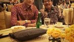 Ini Pose Ngopi Ferri Jubair, Pengusaha Kembaran Sandiaga Uno yang Hits