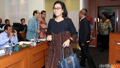 Sri Mulyani Lapor Kinerja APBN Semester I-2018