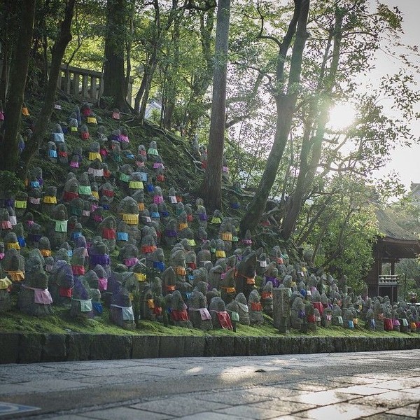 Rupanya Jizo adalah pelindung dari anak-anak yang belum sempat lahir atau meninggal dalam kandungan dan saat masih bayi. (feel_kiyomizudera/Instagram) Rupanya Jizo adalah pelindung dari anak-anak yang belum sempat lahir atau meninggal dalam kandungan dan saat masih bayi. (feel_kiyomizudera/Instagram)