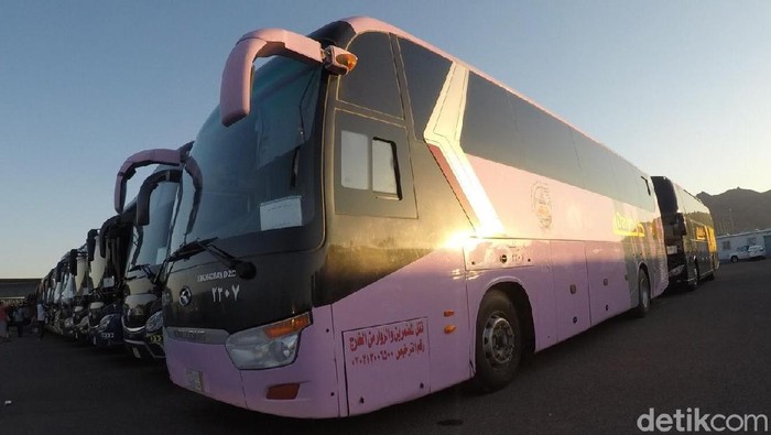 Bus yang akan angkut jemaah haji Indonesia dari Madinah ke Mekah.