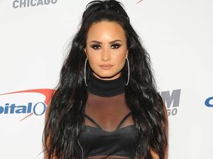 Demi Lovato dan 3 Artis Mengaku Non-Biner, Bukan Laki-laki Maupun Perempuan