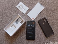 Unboxing Mi A2, Ponsel Android One Terbaru Xiaomi