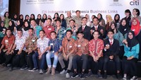 Ini merupakan program pengembangan dan pemberdayaan sumber daya manusia yang berkualitas dan siap menjawab tantangan dunia kerja, baik sebagai karyawan maupun wirausahawan. Sebagai bank berskala global Citibank tidak hanya berkarya dan berinovasi untuk memenuhi layanan perbankan nasabah tetapi juga merangkul masyarakat luas untuk maju dan sejahtera. Foto: dok. Citi Indonesia