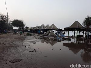Ratusan Bangunan Rusak Diterjang Gelombang Tinggi di Gunungkidul
