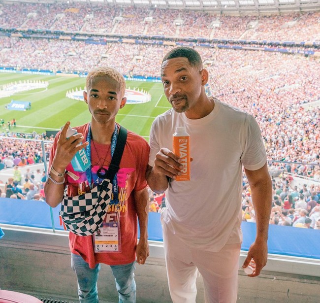 Will Smith menilai karakternya di film After Earth adalah kegagalan yang paling menyakitkan. Ditambah lagi dia juga mengajak anaknya, Jaden Smith, bermain dalam film yang berakhir flop tersebut dan hanya mendapat rating 4,8 di IMDb. Foto: Instagram