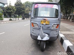 Sekilas Jadi Penumpang Bajaj Maskot Asian Games 2018
