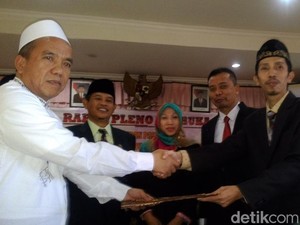 Petahana Ditetapkan KPU Pasuruan Sebagai Bupati Terpilih