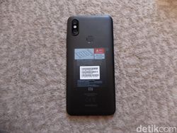 Unboxing Mi A2, Ponsel Android One Terbaru Xiaomi