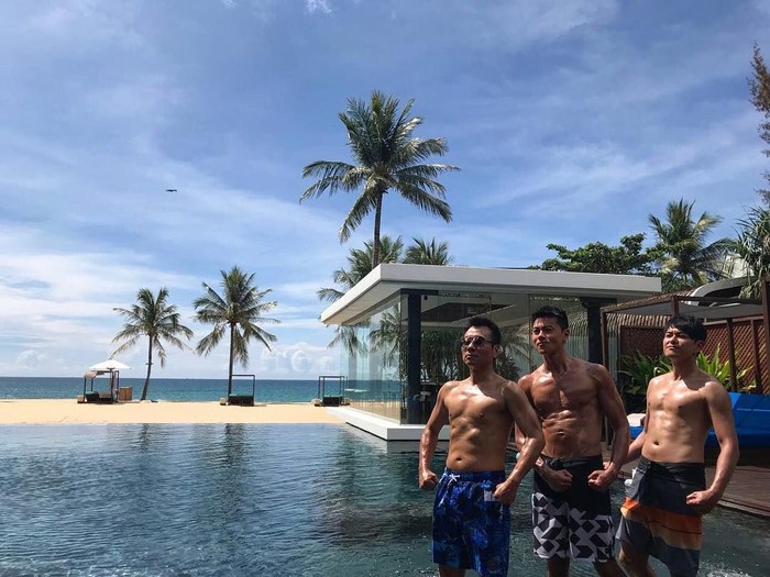 Wayne Lai adalah pemeran tokoh 'Cu Pat Kai' dalam film Kera Sakti atau Journey to the West. Iya kamu enggak salah, cowo sixpack ini memang orangnya!