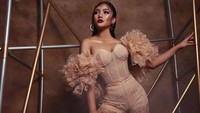 Pagi-pagi Lihat Marion Jola Kenakan Baju Transparan bernuansa Disneyland, Marion Jola tampak seksi kala itu. Foto: Dok. Instagram/lalamarionmj