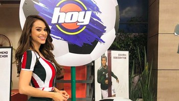 Ia memang cinta mati dengan tim sepakbola Meksiko. Sebagian besar rakyat Meksiko adalah penggila bola. Foto: Instagram