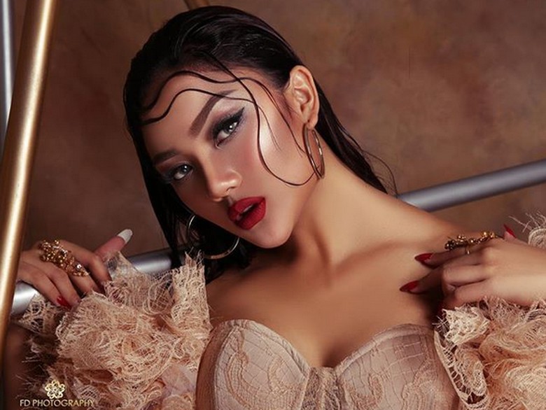 Lagu Baru Marion Jola yang Bikin Jatuh Cinta Lagu Baru Marion Jola yang Bikin Jatuh Cinta