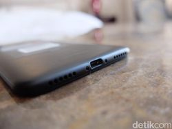 Unboxing Mi A2, Ponsel Android One Terbaru Xiaomi