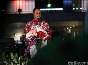 Anies Instruksikan Ada Halte Ojol di Kantor-kantor Pemda