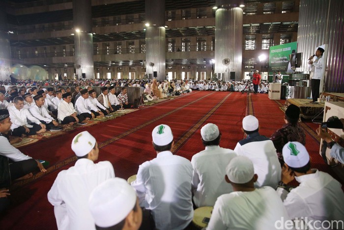 Melihat Suasana Pengajian Akbar Dmi Di Masjid Istiqlal