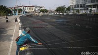 Kali Sentiong mulai dipasang waring sejak pekan lalu. Agung Pambudhy/detikcom.