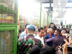 Blusukan di Yogya, Jokowi Janji Renovasi Pasar Prawirotaman
