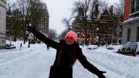 Ia pernah berkunjung ke berbagai belahan benua lainnya di Eropa, Amerika dan Asia. Seru banget! (danaedo/Instagram)