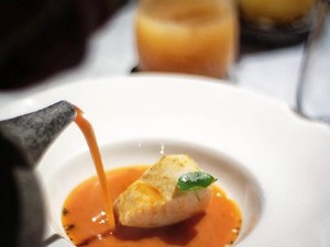 Santap Malam di Bawah Sinar Bulan Purnama di Ketinggian Jakarta, Mau?