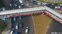 Jembatan ini rencananya akan dibongkar saat proyek MRT selesai. Sebab, orang yang melintas akan melewati jalan bawah tanah.