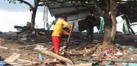 Gelombang Tinggi Palabuhanratu, Warung Rusak dan Perahu Hilang