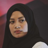 Saat memutuskan untuk berhijab, ibu Diana sempat tidak menyetujui. Sang ibu takut prestasi anaknya akan turun setelah berhijab karena melihat teman-teman Diana mengalami kendala itu.  Foto: Instagram/Dianandach