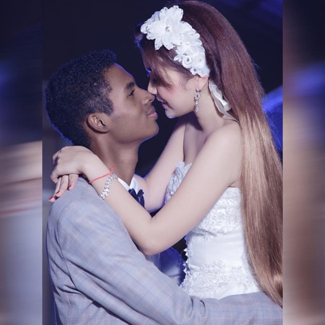 Lucy memang cukup populer di media sosial. Ia memiliki 129 ribu di Facebook. Foto: Facebook