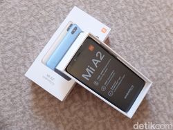 Unboxing Mi A2, Ponsel Android One Terbaru Xiaomi
