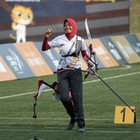Diananda juga memendangkan medali emas pada recurve beregu bersama pasangan duet Riau Ega Agatha pada SEA Games 2017 di Kuala Lumpur. Tak heran jika Diananda menargetkan medali emas di Asian Games 2018. Foto: Instagram/Dianandach