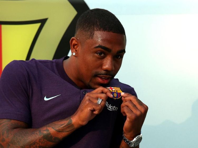 Utak-atik Formasi Barcelona dengan Adanya Malcom